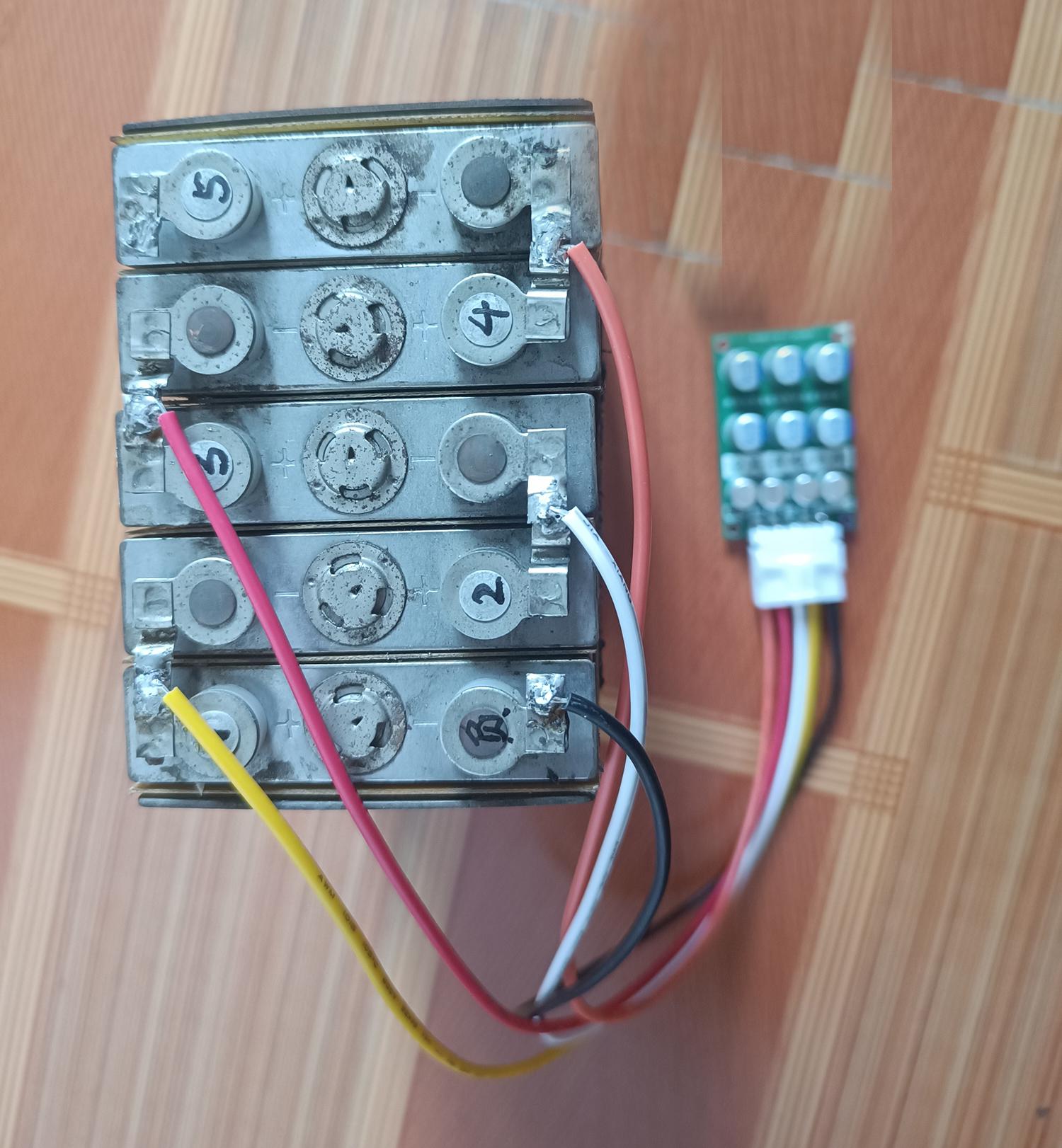 Ecualizador activo capacitivo  - Battery Balancer 4S 12V Active Equalizer reseña y precio